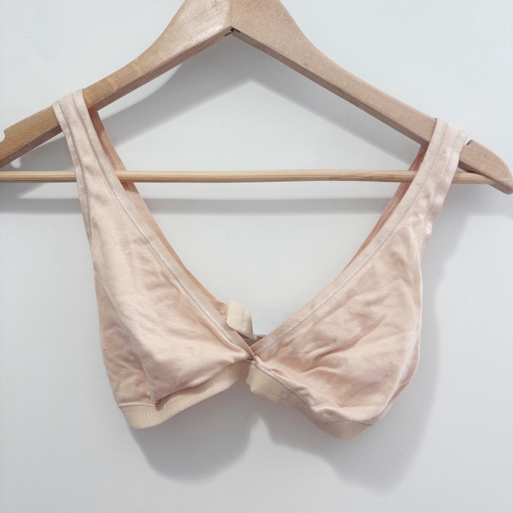 Hanro Soft Cotton Nude Bra in Light Beige